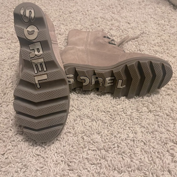 Sorel Joan of Arctic Wedge II Waterproof Bootie. Kids size 2 - Picture 4 of 4